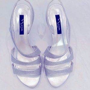 Nina Nolga Silver Glitter Shoes size 9.5